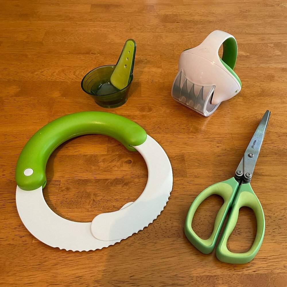 4 piece set lettuce and herb kitchen utensils